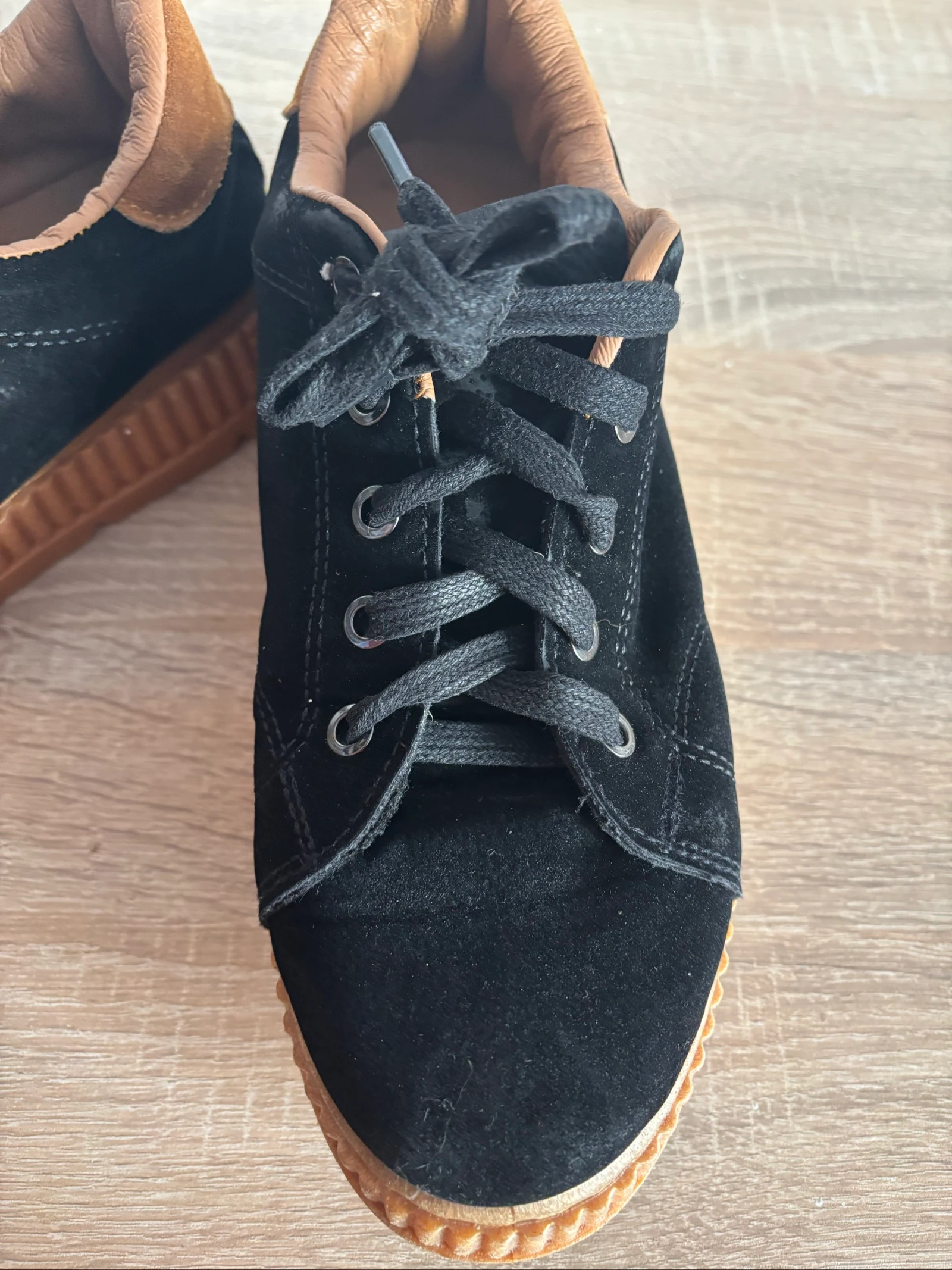 Black sneakers – photo 3